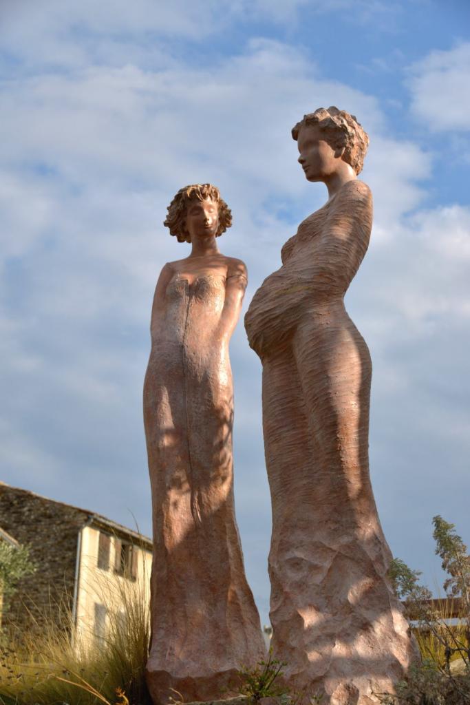 2017 D610 4 636 1 Mirabel-aux-Baronnies sculpture Jean-Philippe Richard