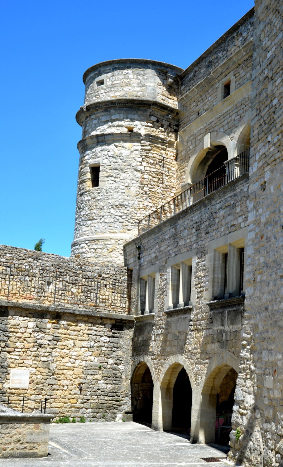2021 d610 3 110 1 Le Barroux château  