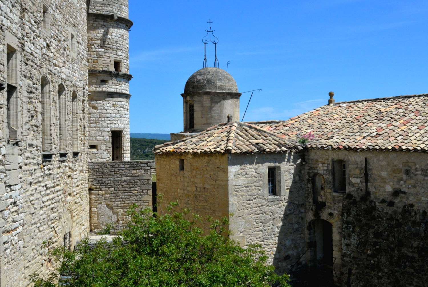 2021 d610 3 133 1 Le Barroux château 