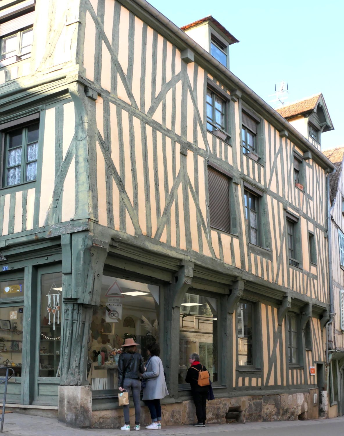2022 vlux 1 047 1 Auxerre 2