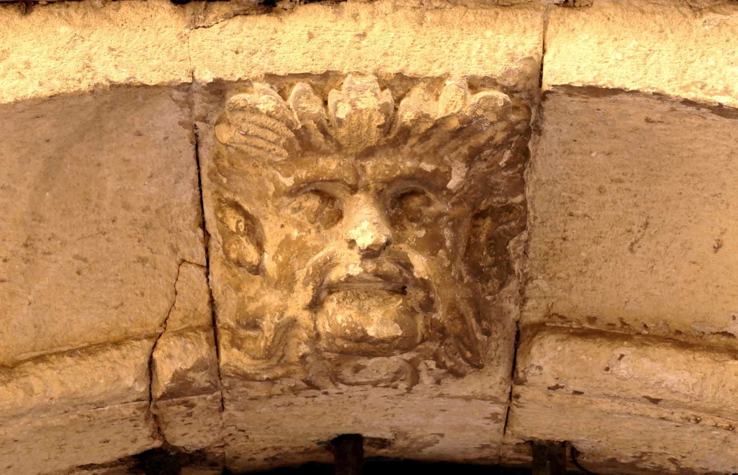2022 vlux 2 079 1 Arles 2