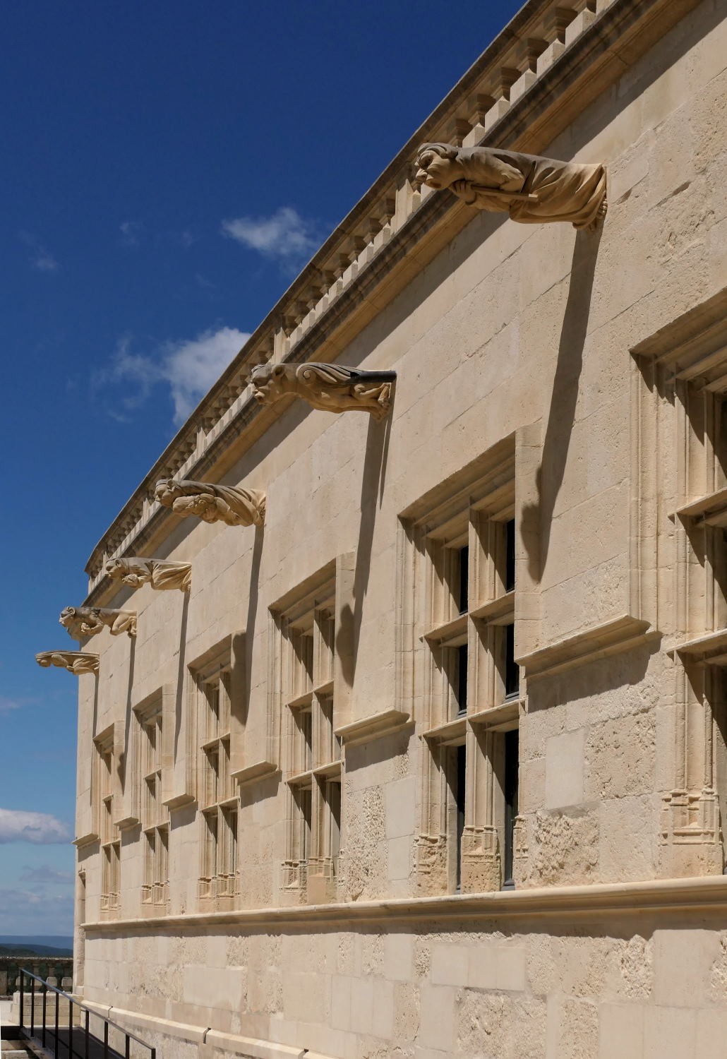 2022 vlux 3 136 1 château de Grignan 