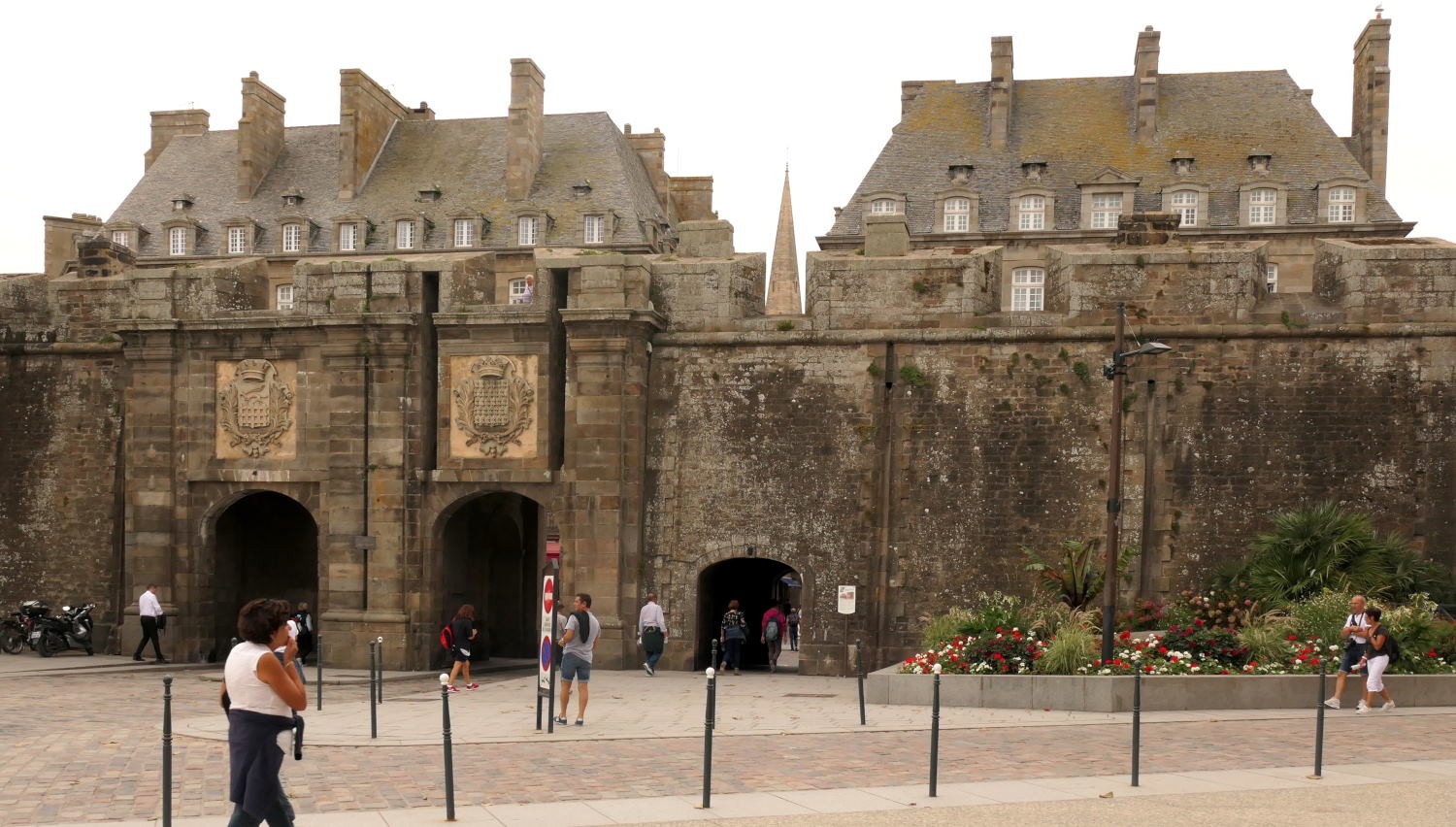 2022 vlux 4 323 1 Saint-Malo
