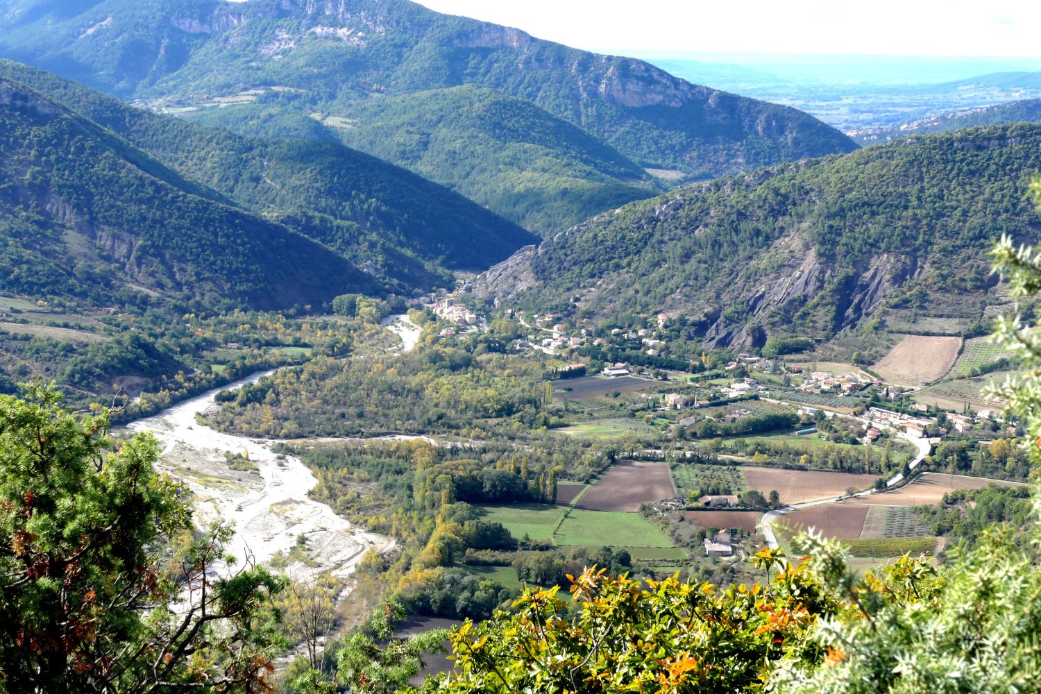 2023 vlux 3 136 1 vallée de l'Eygues Condorcet et Les Pilles